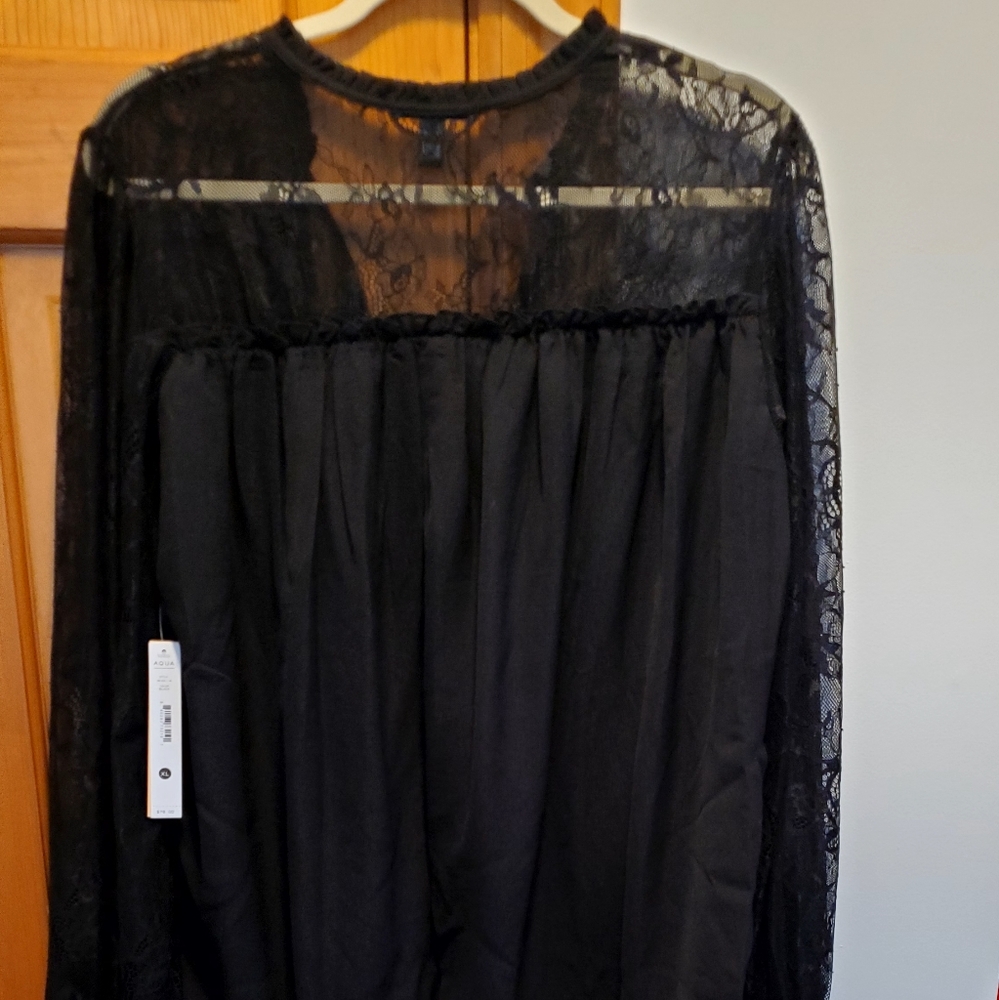 Womens Aqua brand (Bloomingdales)black lace blouse. SIZE XL-brand new w/tags